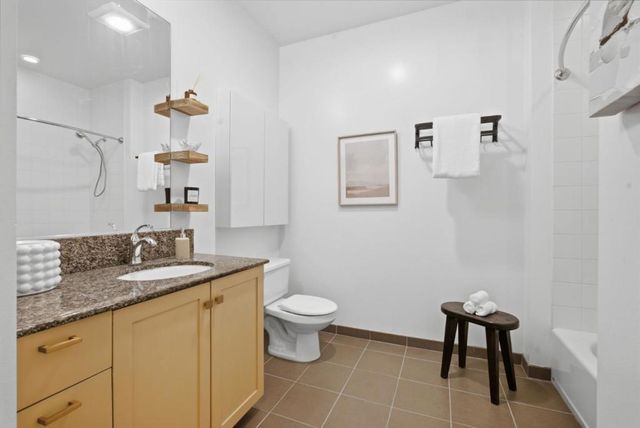 1001 46th Street 212, Emeryville, CA 94608
