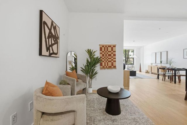 1001 46th Street 212, Emeryville, CA 94608