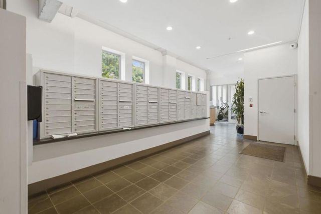 1001 46th Street 212, Emeryville, CA 94608
