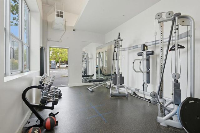 1001 46th Street 212, Emeryville, CA 94608