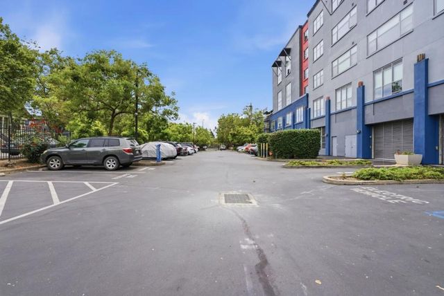 1001 46th Street 212, Emeryville, CA 94608