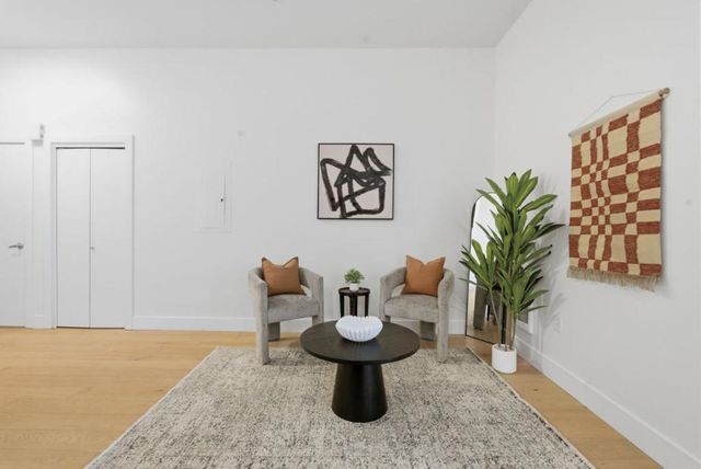1001 46th Street 212, Emeryville, CA 94608