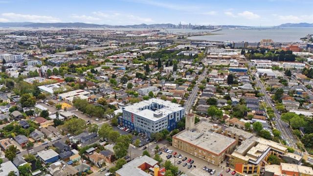 1001 46th Street 212, Emeryville, CA 94608