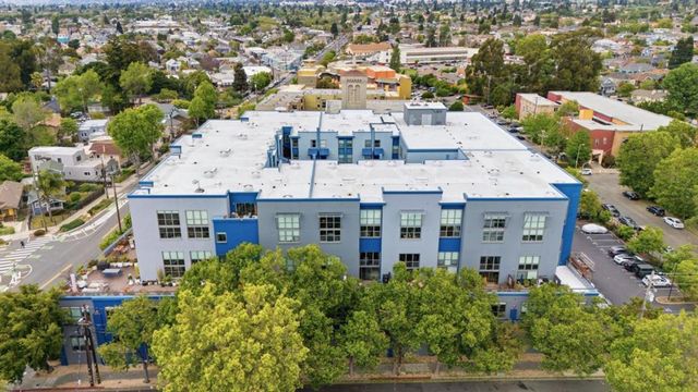 1001 46th Street 212, Emeryville, CA 94608