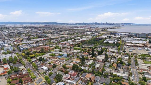 1001 46th Street 212, Emeryville, CA 94608