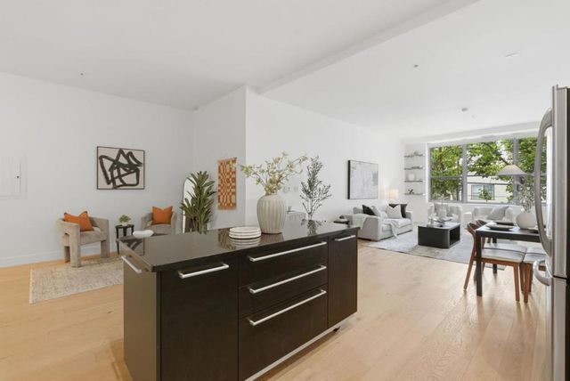 1001 46th Street 212, Emeryville, CA 94608