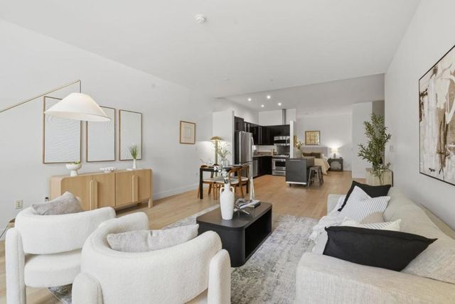 1001 46th Street 212, Emeryville, CA 94608