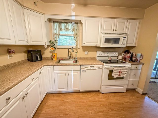 329 S Home Ave, Twp Of But Ne, PA 16001