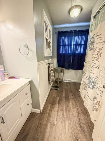 329 S Home Ave, Twp Of But Ne, PA 16001