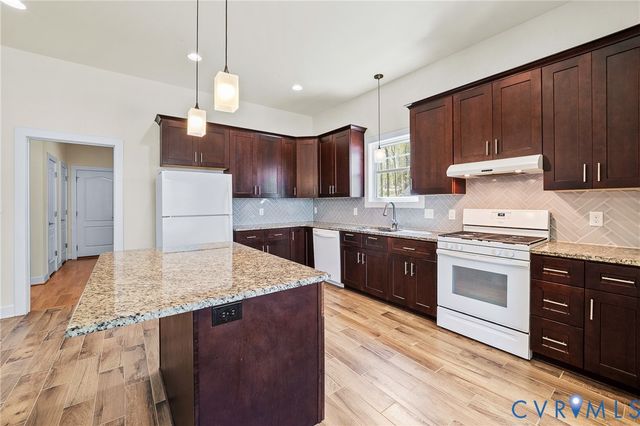 15430 River Rd, Chesterfield, VA 23838