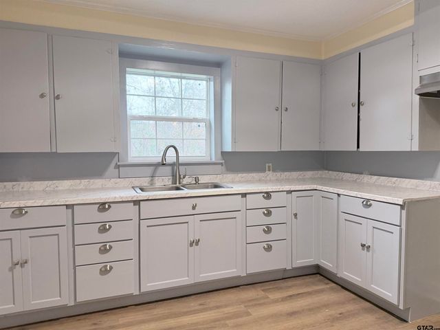 715 N Englewood, Tyler, TX 75704