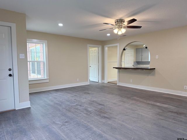 715 N Englewood, Tyler, TX 75704