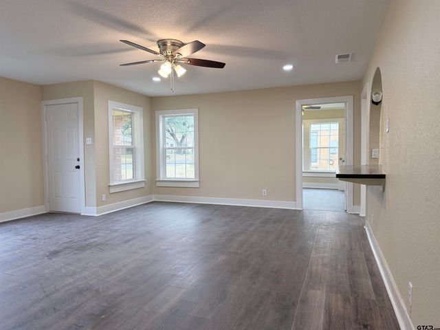 715 N Englewood, Tyler, TX 75704