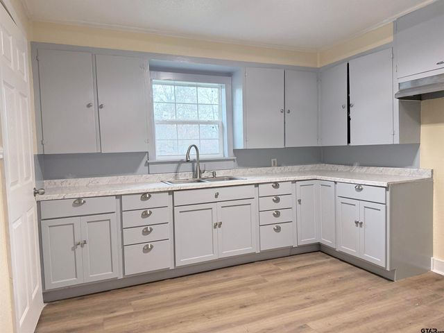 715 N Englewood, Tyler, TX 75704