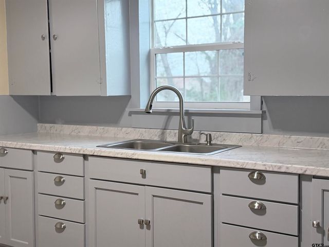 715 N Englewood, Tyler, TX 75704