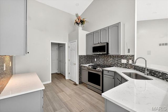 503 Fortress Court, St Charles, MO 63303