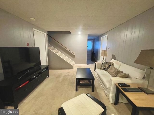 1 PENARTH DR, Wilmington, DE 19803