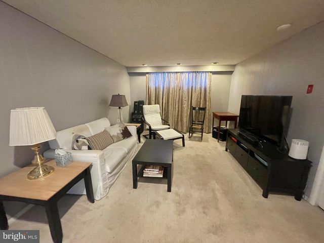 1 PENARTH DR, Wilmington, DE 19803