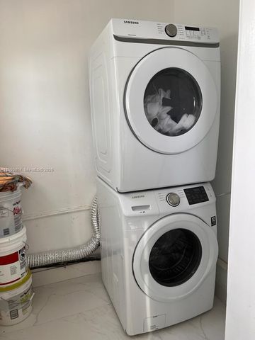 3672 NE 167th St 31, North Miami Beach, FL 33160