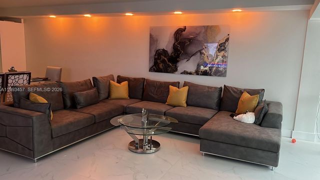 3672 NE 167th St 31, North Miami Beach, FL 33160