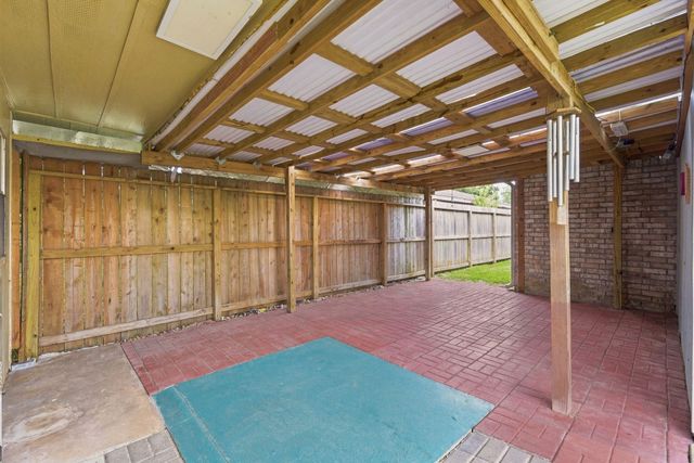 8407 Bandridge Road, La Porte, TX 77571