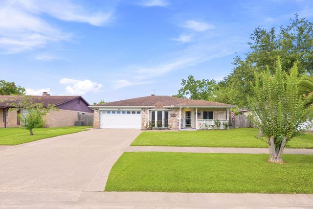 8407 Bandridge Road, La Porte, TX 77571