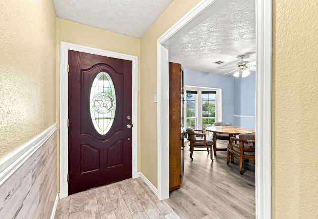 8407 Bandridge Road, La Porte, TX 77571