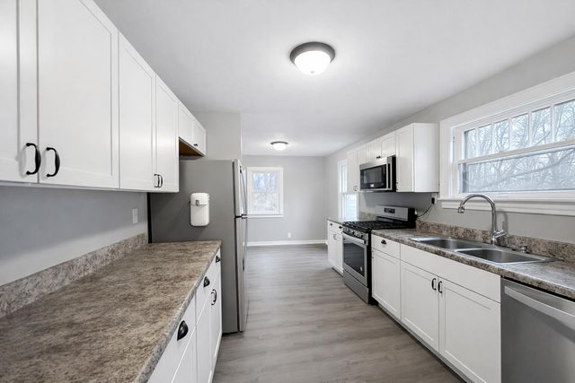 1330 E Main Street, Kalamazoo City, MI 49048