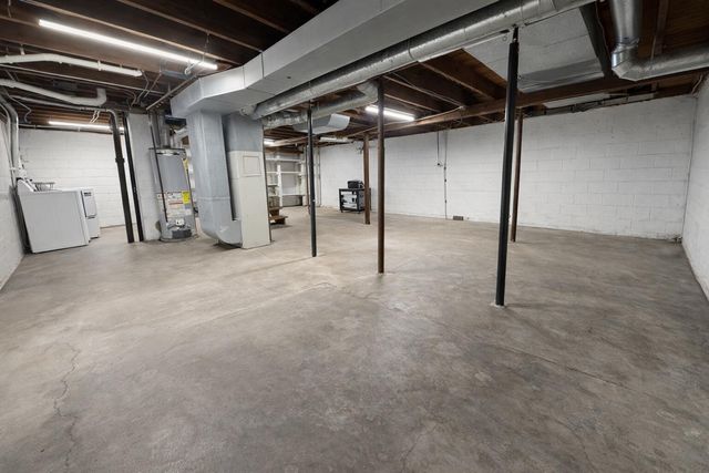 1330 E Main Street, Kalamazoo City, MI 49048