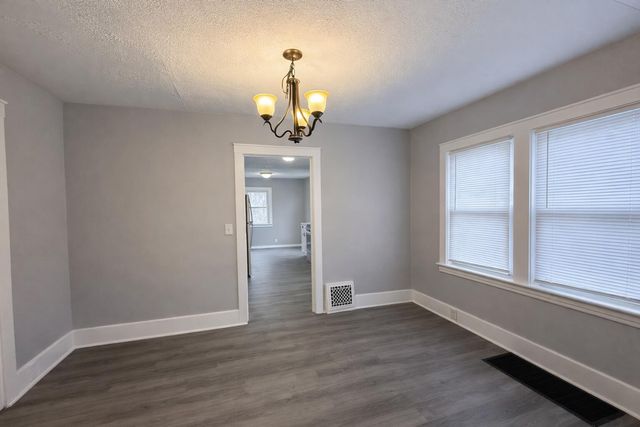 1330 E Main Street, Kalamazoo City, MI 49048