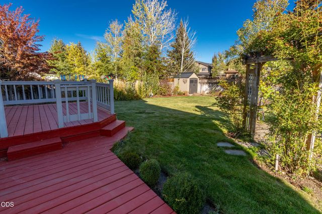 61364 Elkhorn Street, Bend, OR 97702