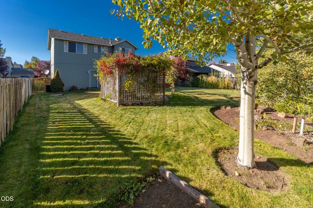 61364 Elkhorn Street, Bend, OR 97702