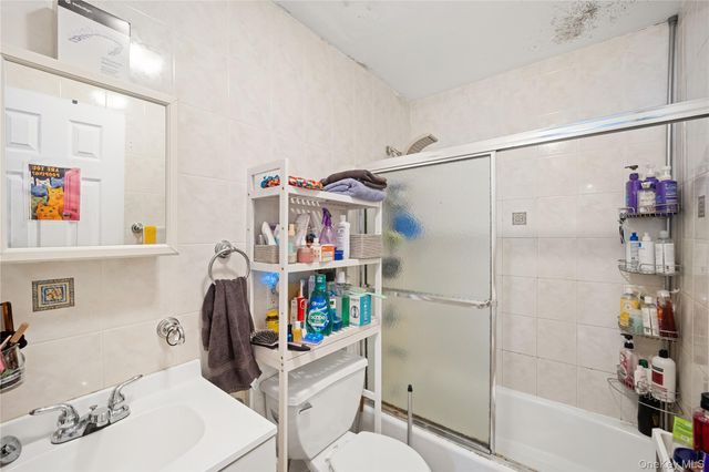 46-15 30th Road, Astoria, NY 11103