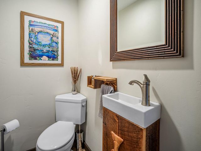 5011 Clear Creek Rd, Placerville, CA 95667