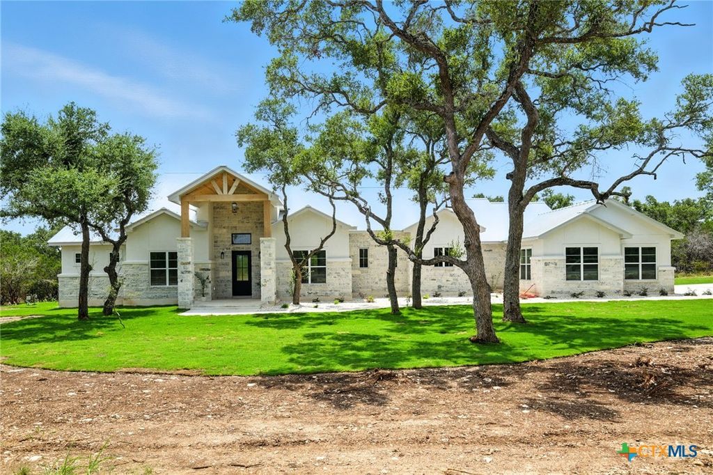 907 Serene Park Dr, Spring Branch, TX 78070