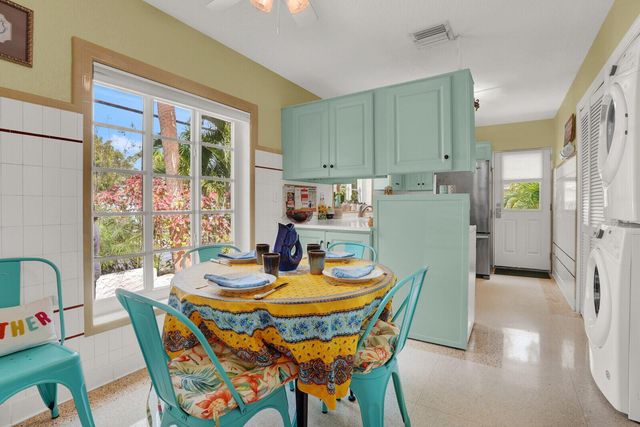417 N 12th Avenue N, Lake Worth, FL 33460
