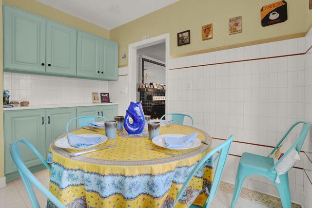 417 N 12th Avenue N, Lake Worth, FL 33460