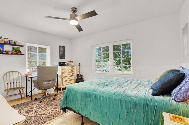 417 N 12th Avenue N, Lake Worth, FL 33460