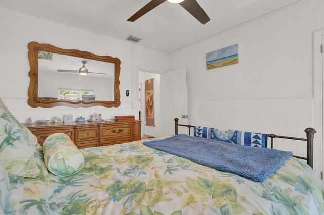 417 N 12th Avenue N, Lake Worth, FL 33460
