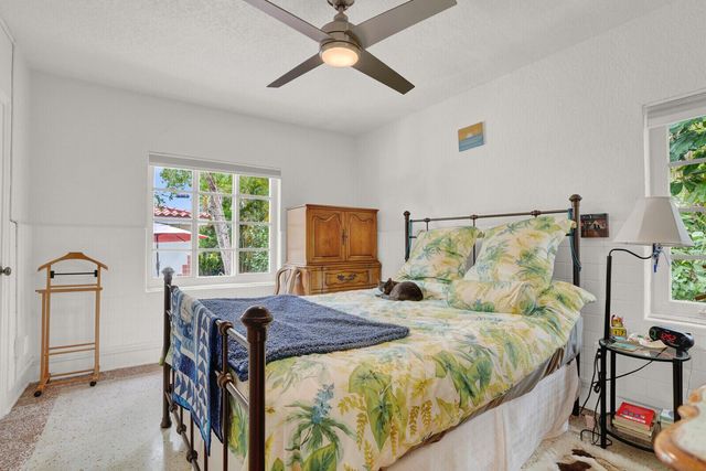 417 N 12th Avenue N, Lake Worth, FL 33460