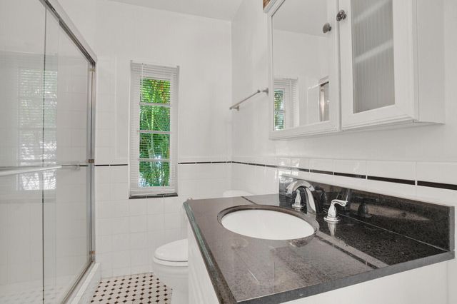 417 N 12th Avenue N, Lake Worth, FL 33460