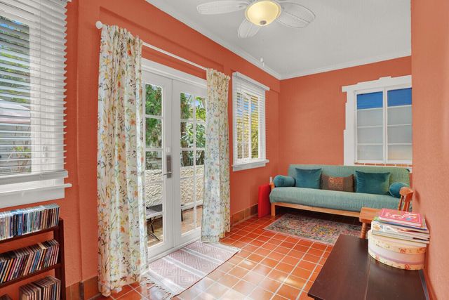 417 N 12th Avenue N, Lake Worth, FL 33460