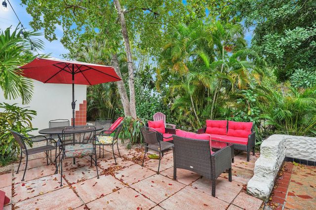 417 N 12th Avenue N, Lake Worth, FL 33460