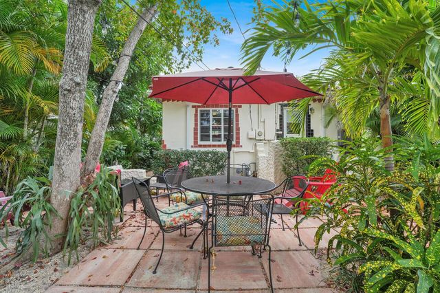 417 N 12th Avenue N, Lake Worth, FL 33460