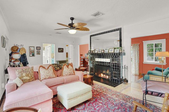 417 N 12th Avenue N, Lake Worth, FL 33460