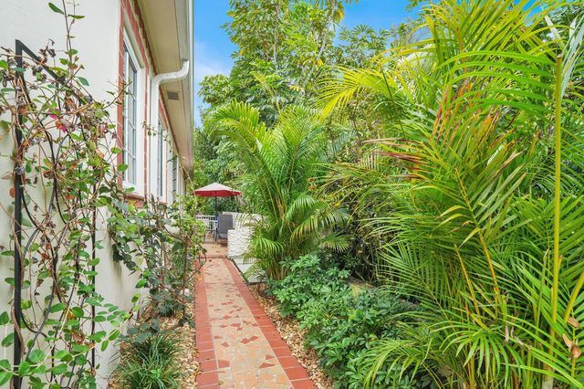 417 N 12th Avenue N, Lake Worth, FL 33460