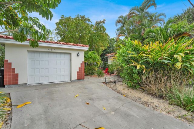 417 N 12th Avenue N, Lake Worth, FL 33460