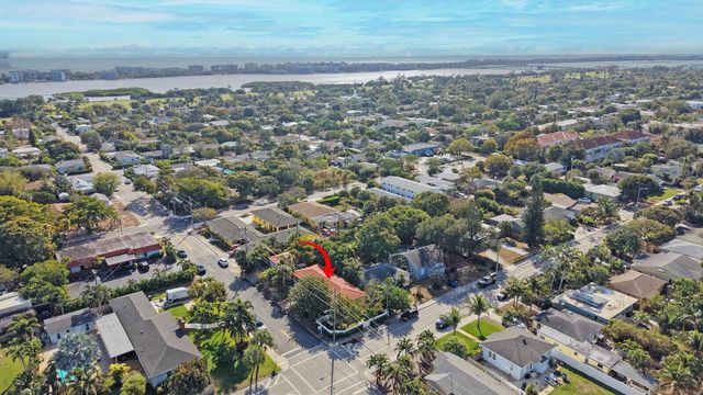 417 N 12th Avenue N, Lake Worth, FL 33460