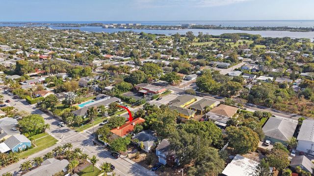 417 N 12th Avenue N, Lake Worth, FL 33460