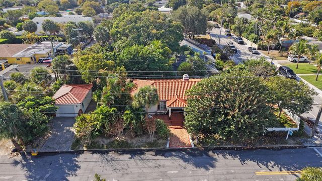417 N 12th Avenue N, Lake Worth, FL 33460